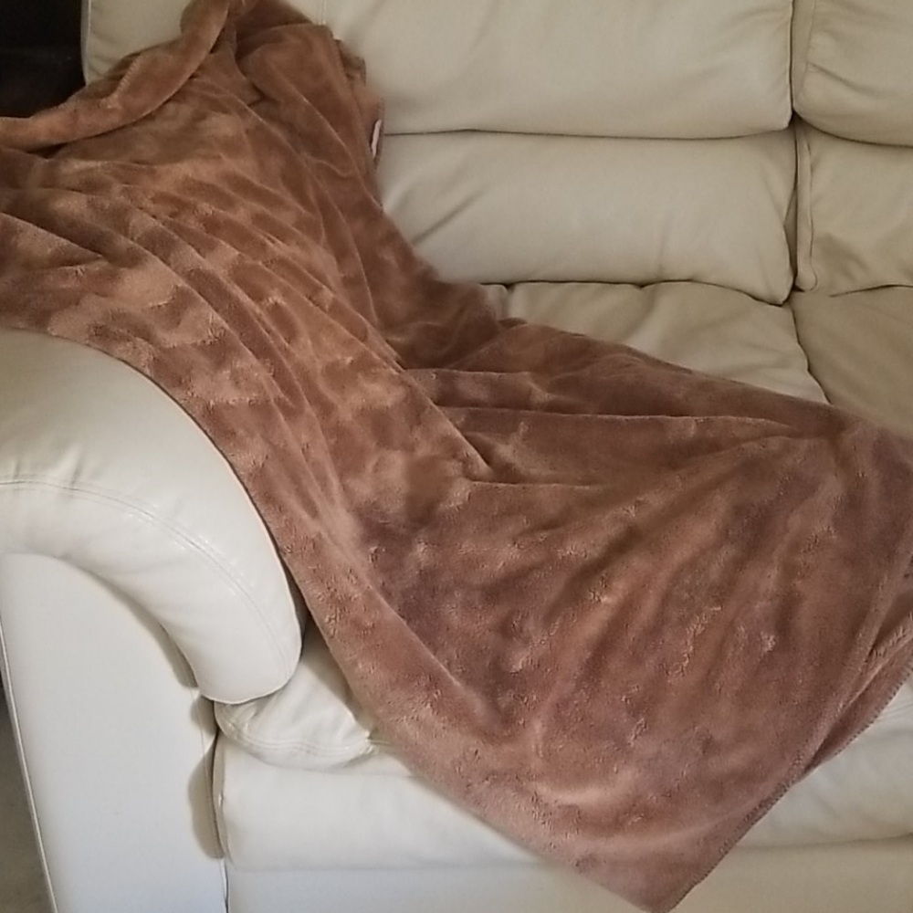 Caramel Velour Throw/Blanket